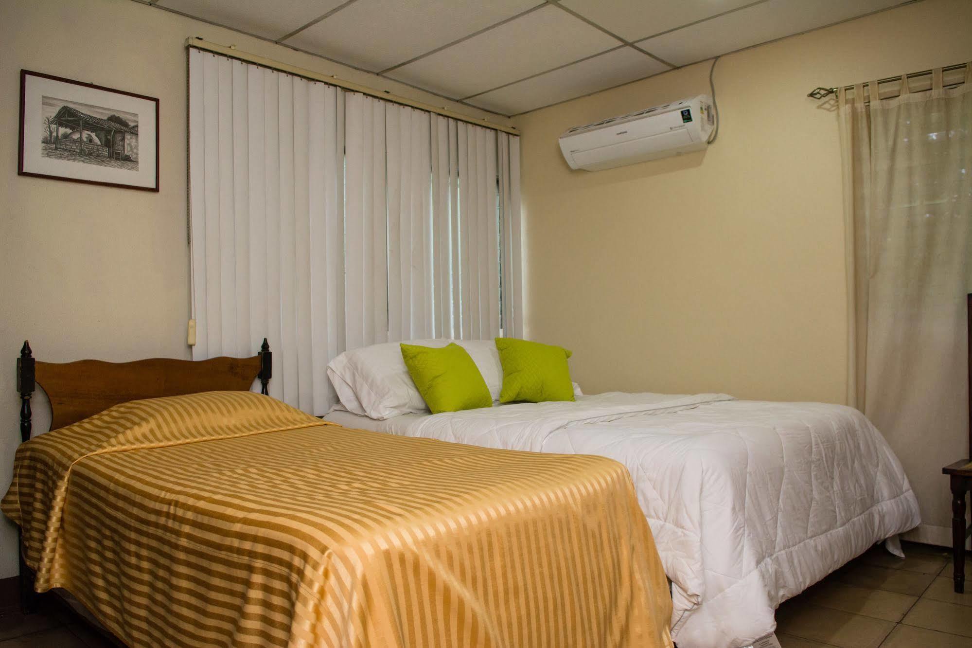 Hostal Casa Los Espinoza Managua Exteriör bild